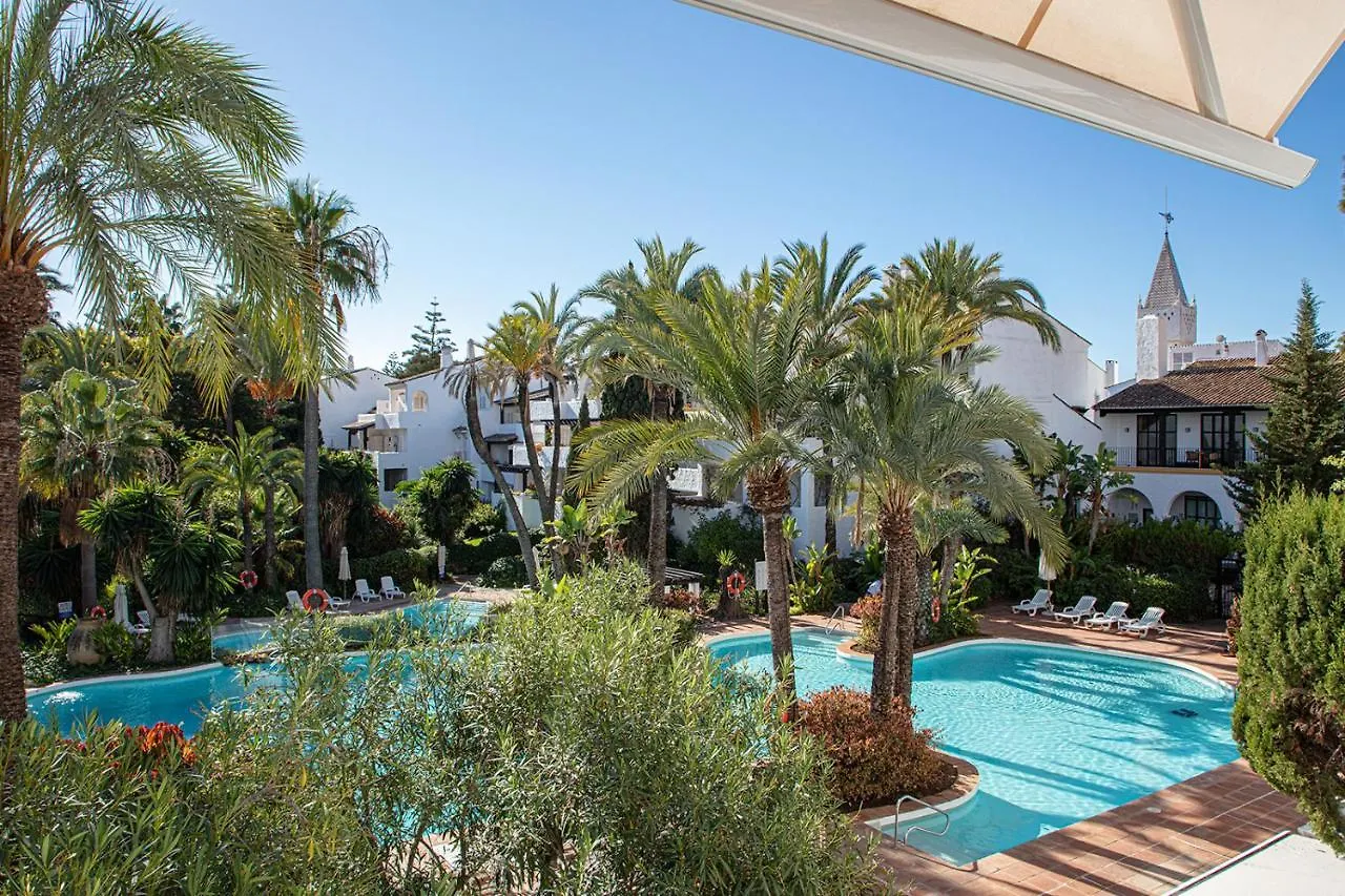 Luxurious Apartment In Puente Romano, Marbella