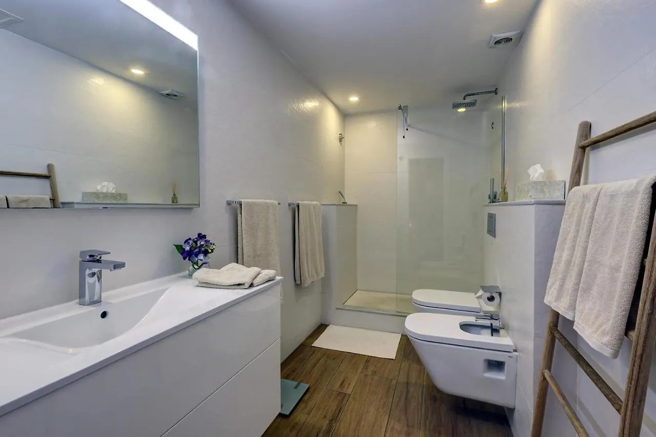 Luxurious Apartment In Puente Romano, Marbella