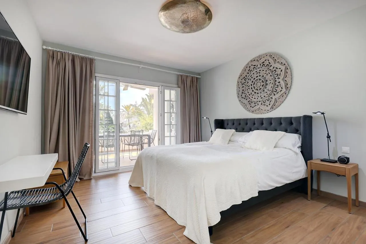 Luxurious Apartment In Puente Romano, Marbella