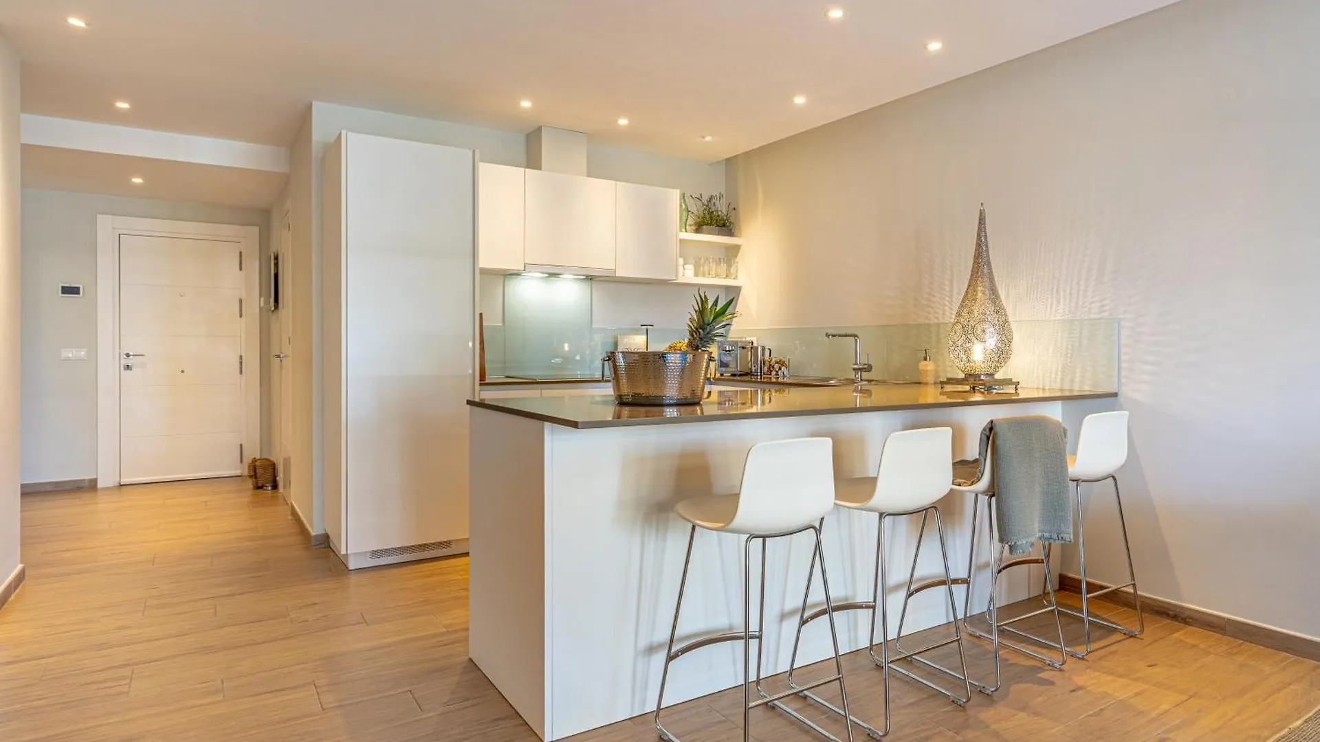 Luxurious Apartment In Puente Romano, Marbella