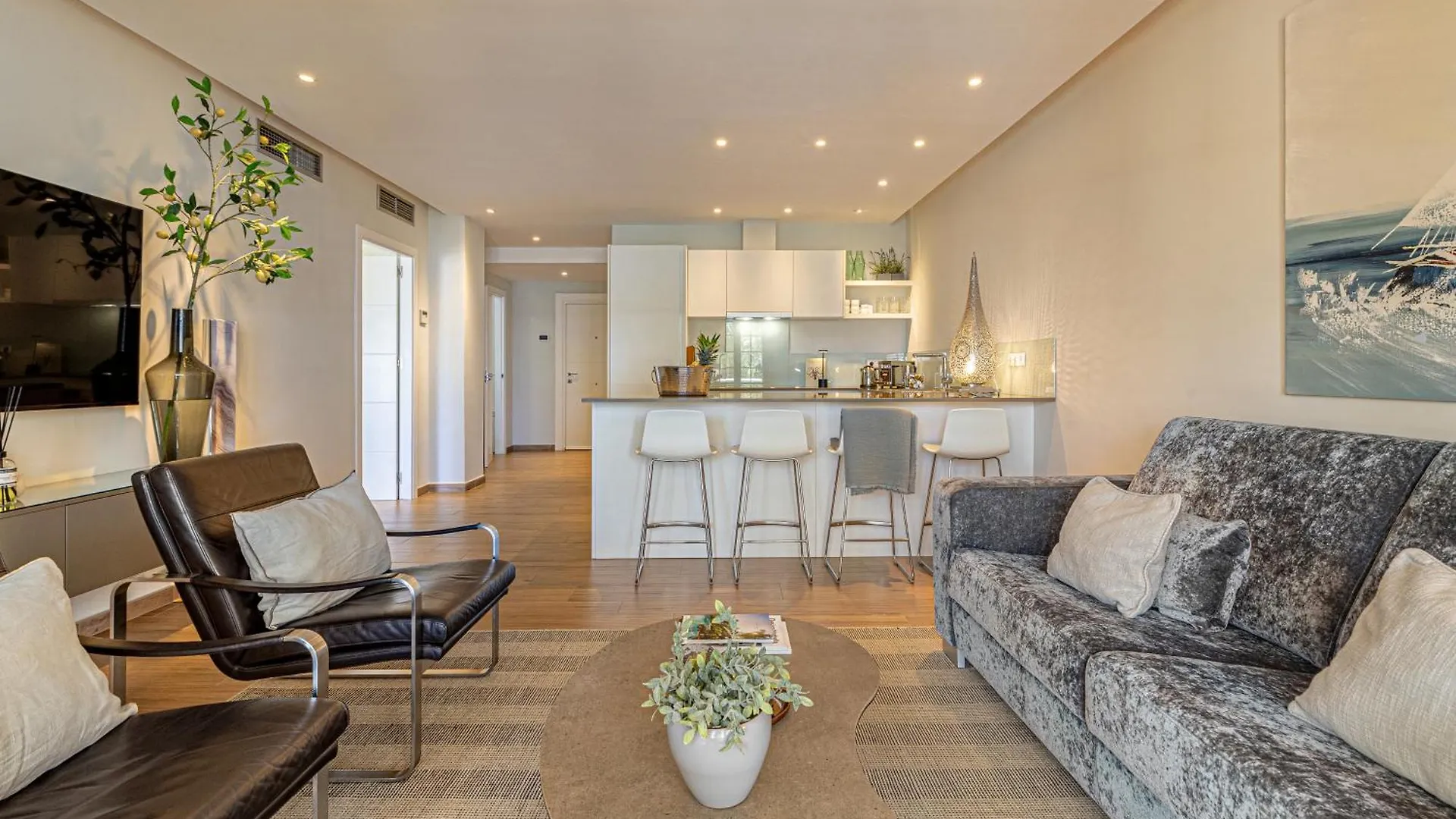 Luxurious Apartment In Puente Romano, Marbella