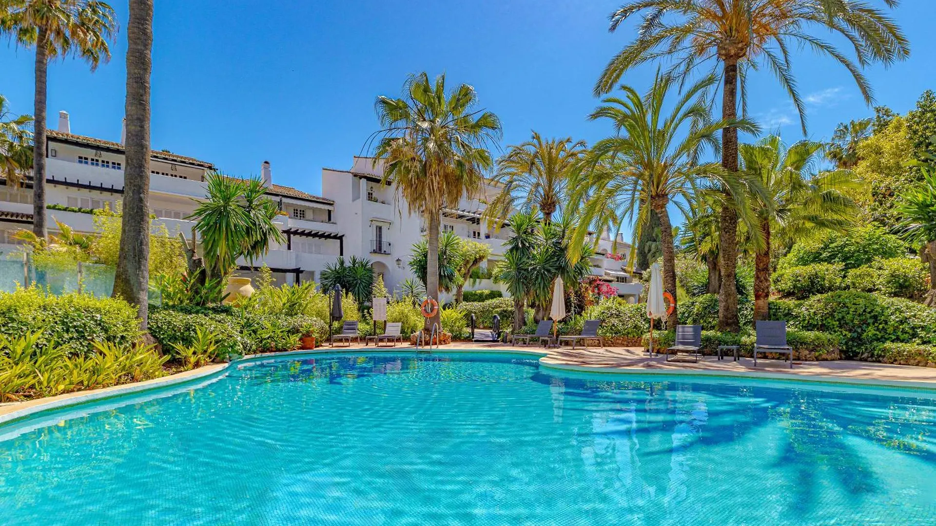 Luxurious Apartment In Puente Romano, Marbella Spain