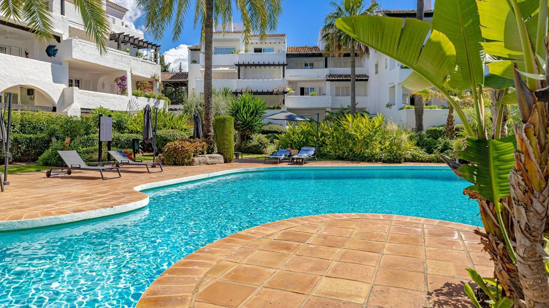 Luxurious Apartment In Puente Romano, Marbella