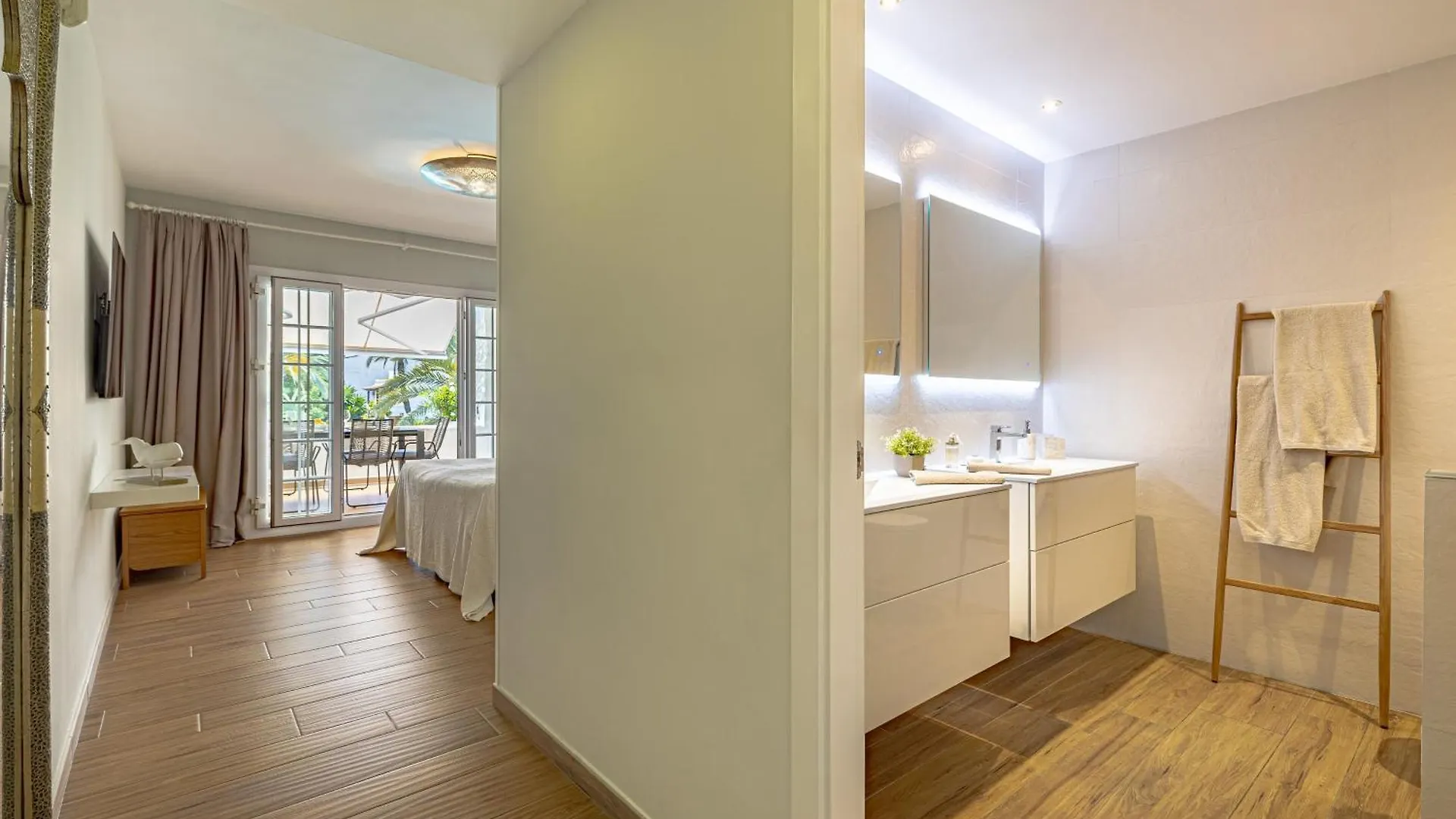 Luxurious Apartment In Puente Romano, Marbella