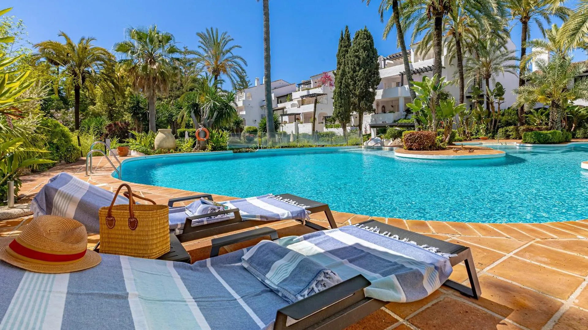 Luxurious Apartment In Puente Romano, Marbella Spain