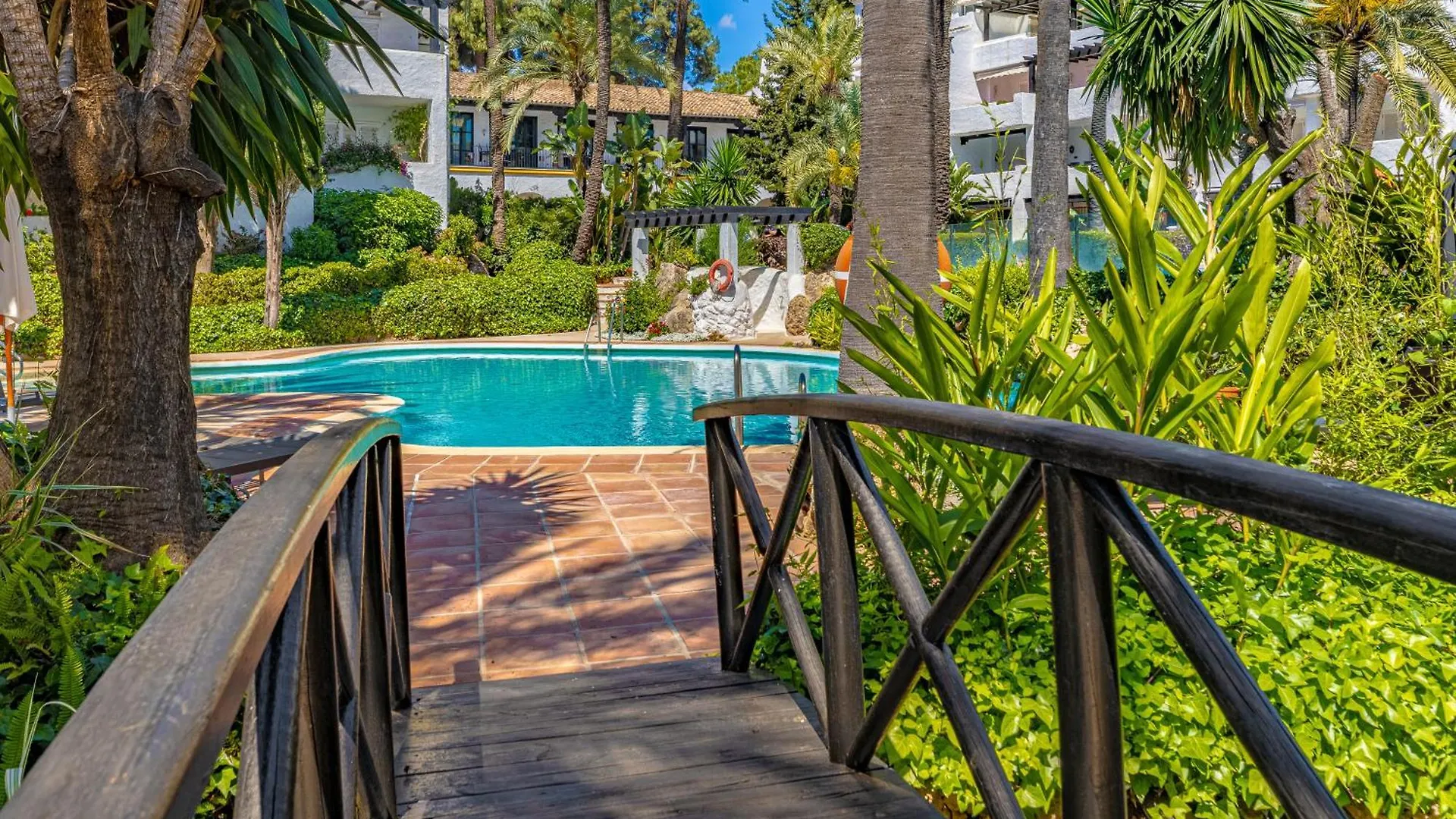 Luxurious Apartment In Puente Romano, Marbella