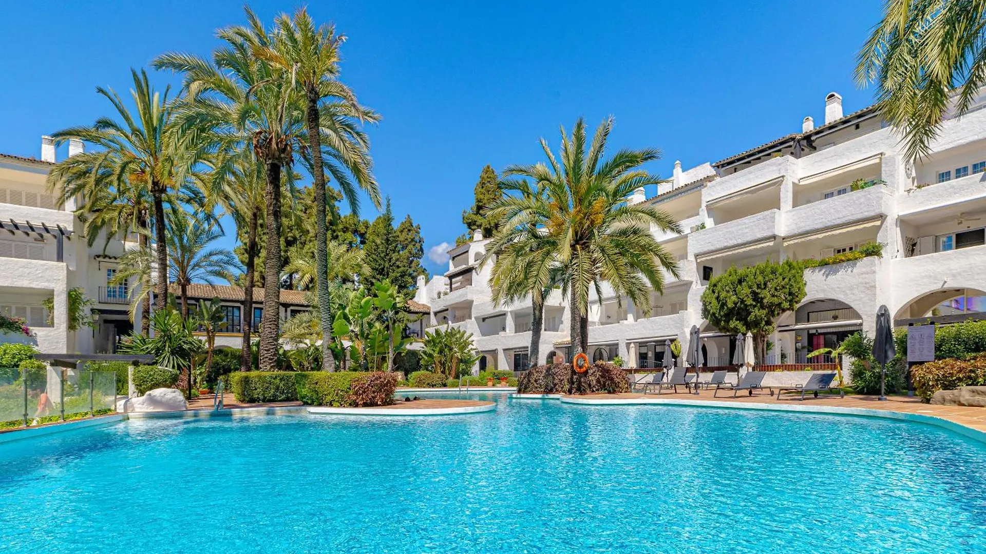 Luxurious Apartment In Puente Romano, Marbella Spain